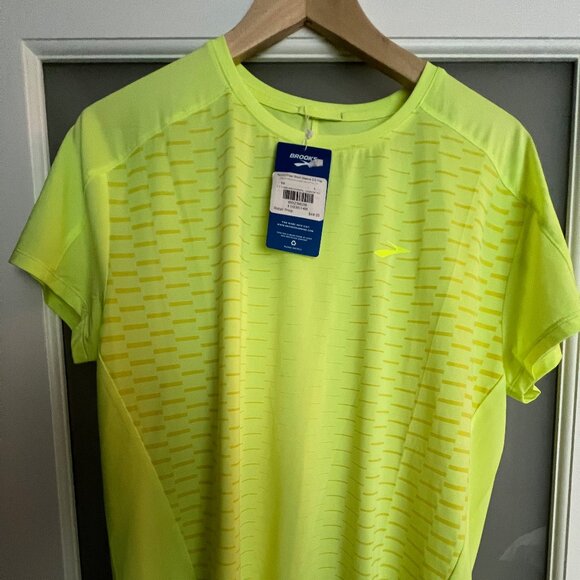 NWT BROOKS SPRINT FREE SHORT SLEEVE 2.0 BREEZY DOES IT WOMEN'S RUN T-SHIRT L - Picture 1 of 3